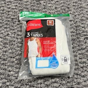Hanes White Tagless Tanks Sz Medium Undershirt